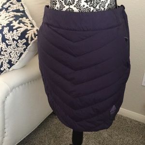 Berg Outdoor skirt. Mini. Insulated. Purple. Lightweight. Size US 4-6